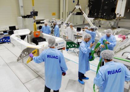 Elital Remote Controlled Lifting Device